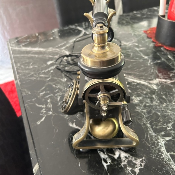 Vintage Eiffel Tower style landline phone by Paramount Collection Classic Series - Picture 2 of 5